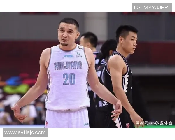 武汉篮球队与重庆篮球队赛后复盘分析两队状态及表现对比