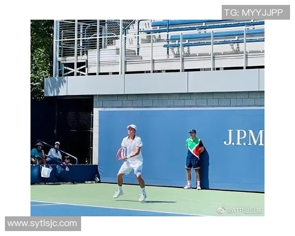 重庆与深圳网球队赛后复盘分析灵活性对比及战术应用探讨 重庆与深圳网球队赛后复盘分析灵活性对比及战术应用探讨